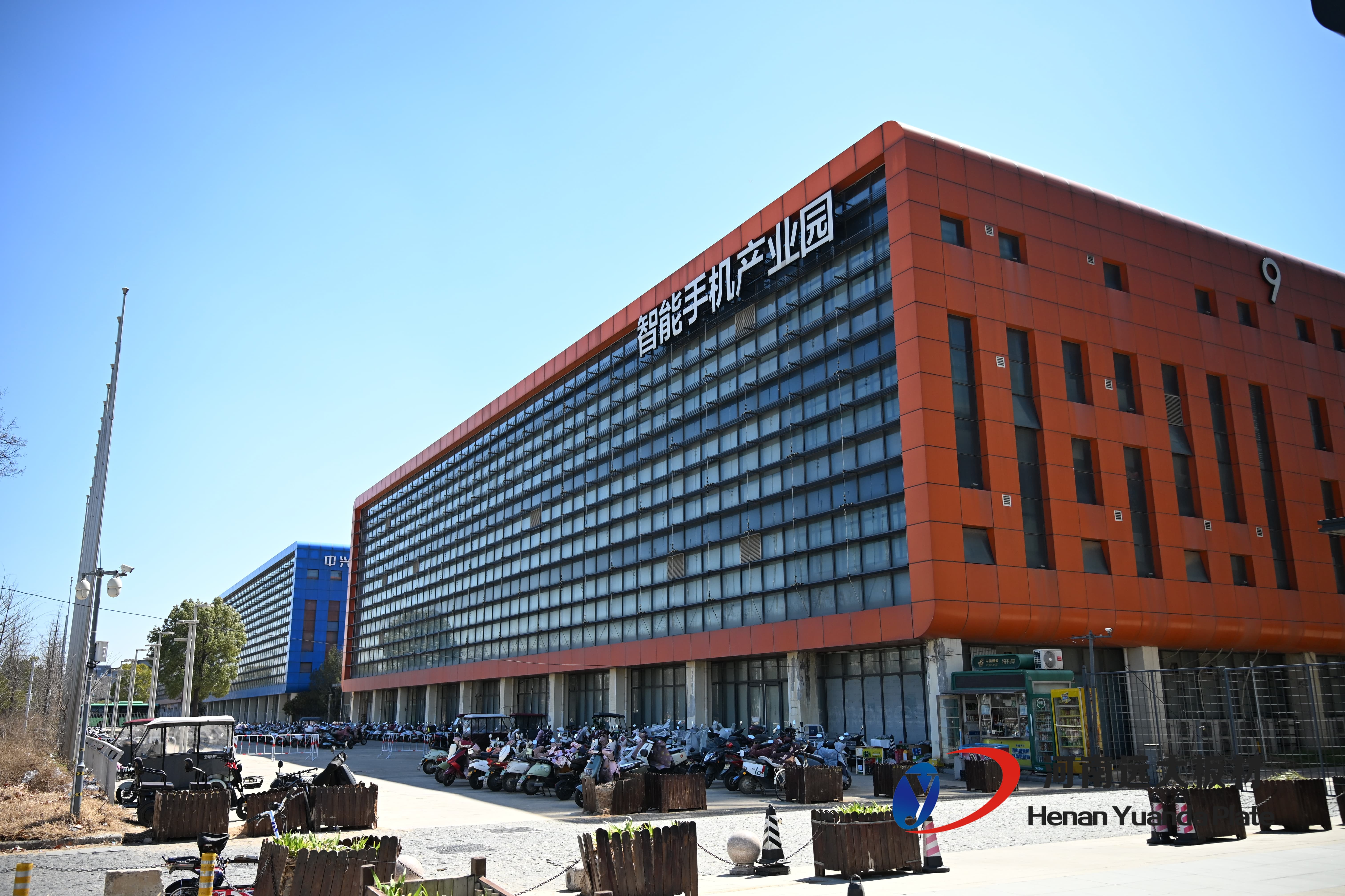 聚氨酯封邊巖棉板智能手機產(chǎn)業(yè)園項目(圖2)