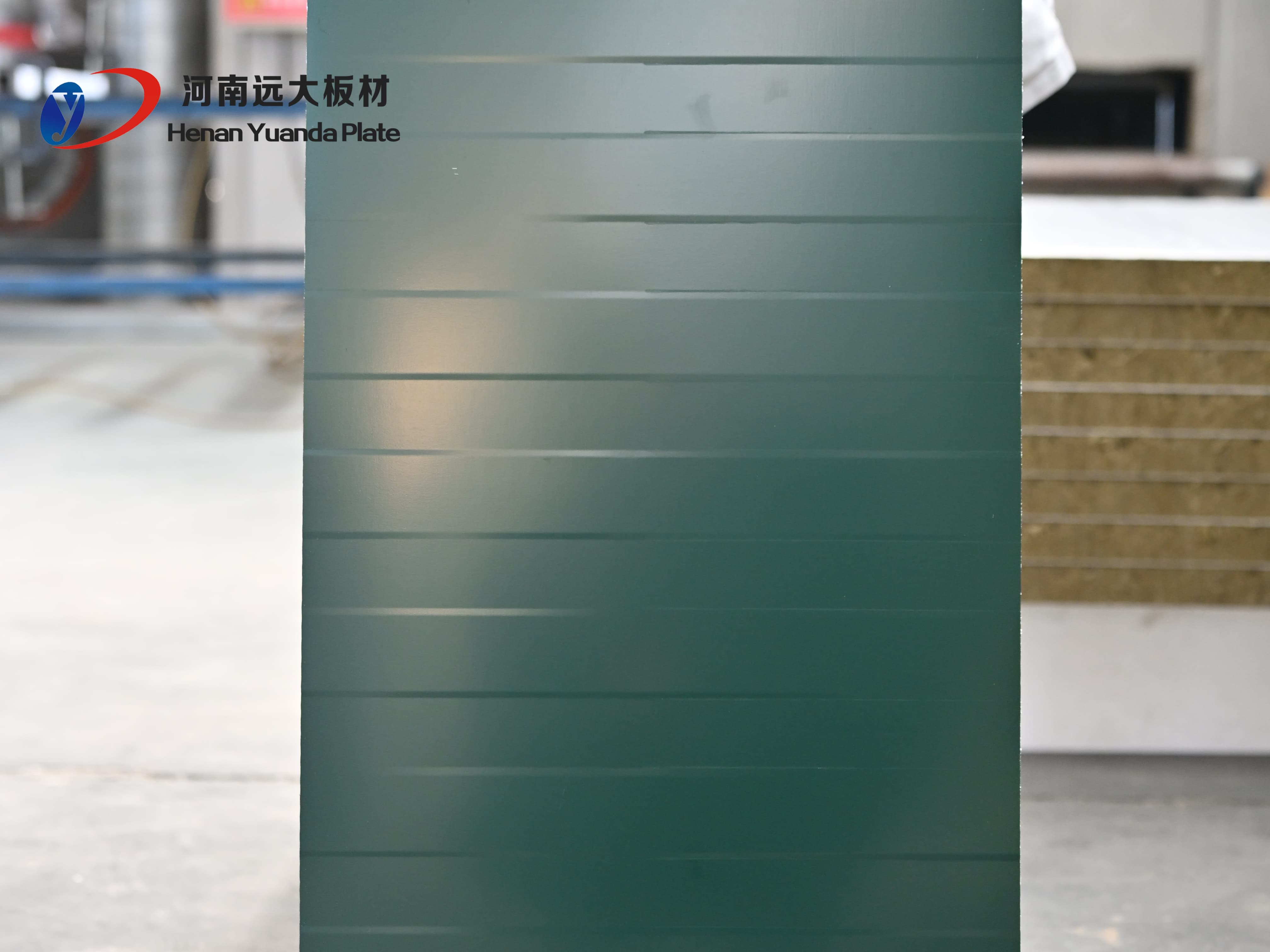 “冷鏈倉庫對保溫‘零容忍’？聚氨酯夾芯冷庫板的‘無縫’密封方案正是答案?！?(圖1)